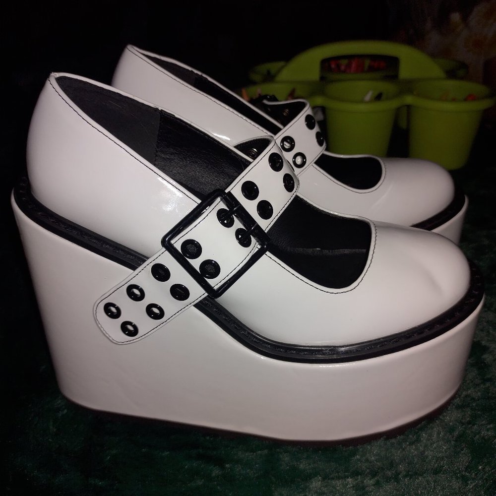 YRU Platform Heels